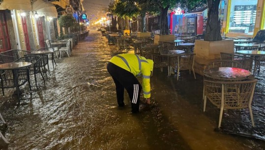 Shkodra, 3 orë nën pushtetin e shiut me erë të fortë! Nën ujë pedonalja e sheshet kryesore  (FOTO+VIDEO) 