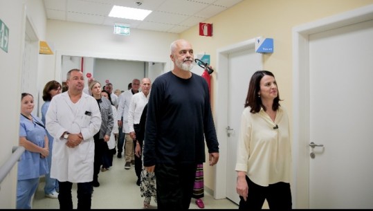 U operua për hernie inguinale te QSUT, del 24 orë pas ndërhyrjes kirurgjikale kryeministri Edi Rama