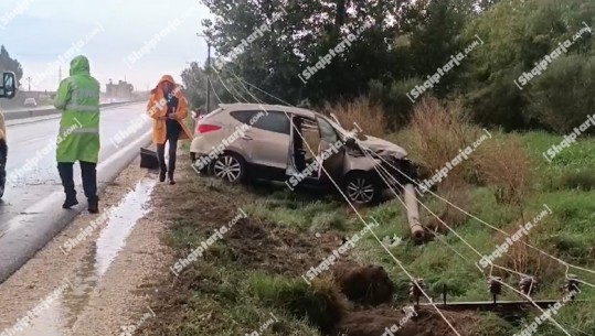 Aksident në Lushnje, makina del nga rruga e thyen shtyllën e tensionit të lartë, lë zonën pa drita 