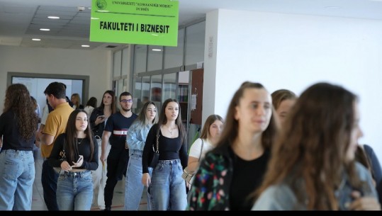 Studentët preferojnë Infermieri, Ekonomik, Inxhinieri! Mësuesitë në pikën kritike, Rektorët: Duhet t’i reformojmë!