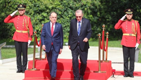 Presidenca zbardh takimin kokë më kokë mes Begajt e Erdogan: Të angazhuar edhe për zhvillimet në Lindjen e Mesme, forcim i marrëdhënieve në 8 fusha!