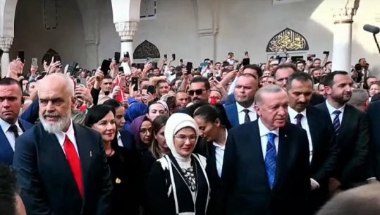 LIVE CEREMONIA - Hapet Xhamia e Namazgjasë! Rama: Zoti na ndihmoftë në rrugën ku duam të ngremë Flamurin e Skënderbeut e Ismail Qemalit! Erdogan: Simbol i vëllazërisë 