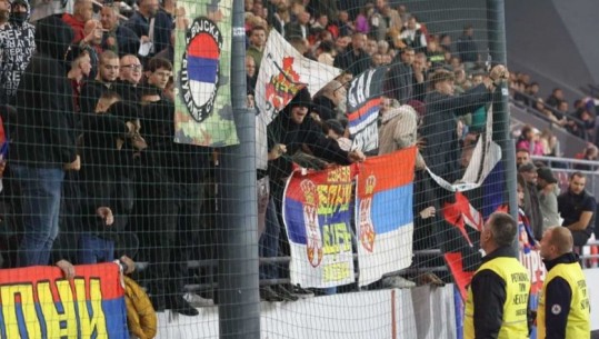 VIDEO/ Serbi-Zvicër, Xhaka në fushë si kapiten, tifozët vendas thirrje raciste ndaj Kosovës 