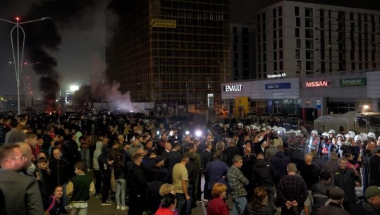 Penguan qarkullimin, në hetim 64 protestues dhe 8 deputetë të PD në Tiranë, Elbasan e Fier! Mes tyre edhe Noka, bllokoi rrugën me mjetin luksoz