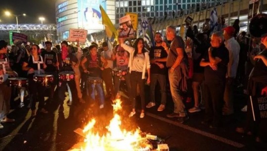 Lufta/ Netanjahu shkarkon ministrin Galant, Protesta në Tel Aviv dhe Jeruzalem! Përleshje edhe afër shtëpisë së kryeministrit