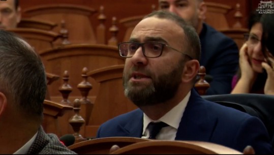 Kuvendi/ Debate të forta, Bardhi: Hajduti dy metra intimidoi deputetët e opozitës! Shtyni me 3 javë afatin e Komisionit! Spiropali: Mos fyeni, e shtymë dy herë