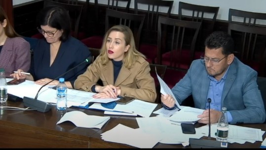 Pr/buxheti 2025, Zv/ministrja Manjani: Po diskutojmë përshpejtimin e rritjes së moshës së pensioneve