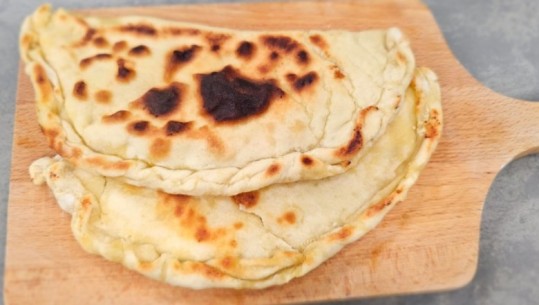 Gozleme, Pite turke pa vaj, mbushur me gjizë, kos e vezë nga zonja Albana