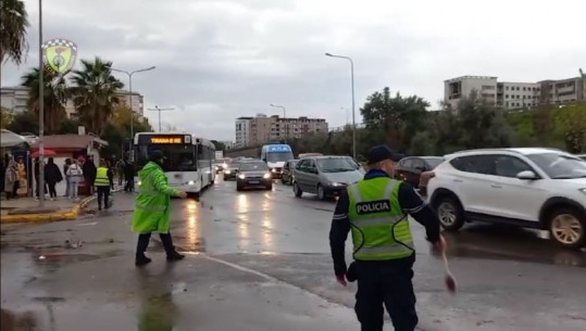 Moti i Keq/ 7 këshilla për shoferët dhe drejtuesit e monopatinave: Kujdes shpejtësinë, mos bëni parakalime, mbani jelek fosforoshent (VIDEO)