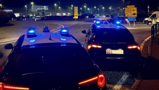 Itali/ Grupi i ‘skifterëve’ shqiptarë i ikën policisë me ‘Golf’ të vjedhur, njëri arrestohet dhe 2 arratisen! 32-vjeçari i dënuar me rreth 4 vite burg për grabitje