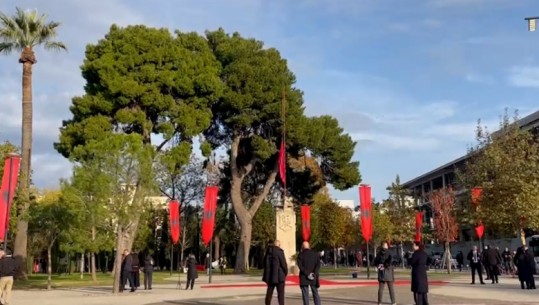 VIDEOLAJM/ Vlora bëhet gati për ceremoninë e ngritjes së flamurit