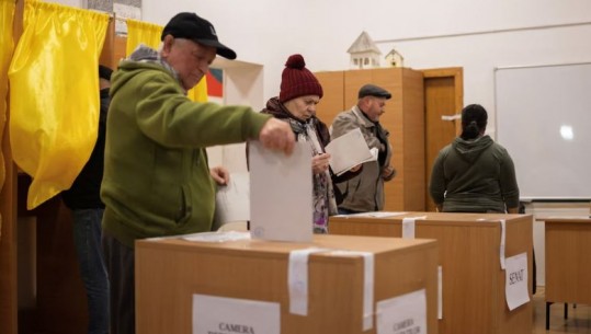 Zgjedhjet parlamentare në Rumani, Social Demokratët në pushtet kryesojnë ndaj së djathtës së skajshme