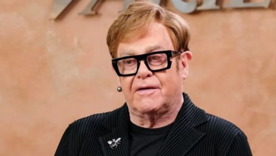 Elton John tregon betejën shëndetësore, humbi shikimin nga një infeksion i rëndë 