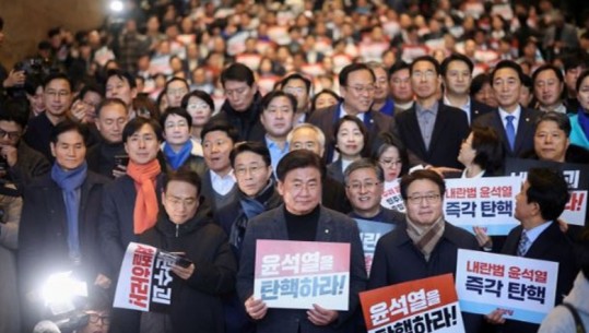 Korea e Jugut/ Partia në pushtet kërkon largimin e presidentit