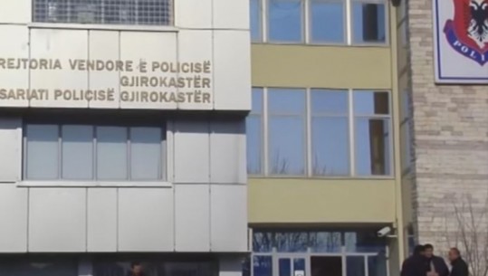 Gjirokastër/ Policia mban të bllokuar prej pesë orësh 2 autobusë me pasagjerë shqiptarë në Komisariat! Shkak bidonët e vajit dhe stekat e cigareve, i sillnin nga Greqia