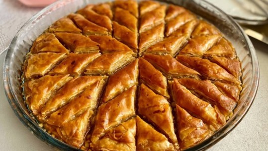 Ja si të përgatisni shpejt bakllavanë turke /Bakllava me arra nga zonja Albana