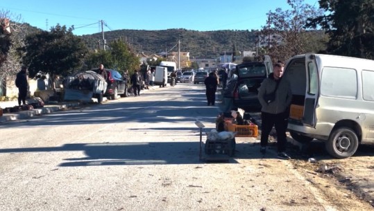  Bashkia e Vlorës zhvendos tregun e gjësë së gjallë, tregtarët bëjnë rezistencë: S’vjen njeri të blejë kaposhë në Nartë se është larg