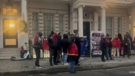 Dështimi i protestës së militantëve të Berishës para Ambasadës shqiptare në Londër, marrin pjesë vetëm 20 persona 