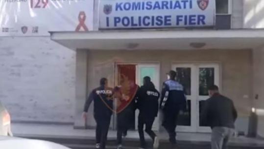 Fier/ Aksidente dhe dhunë në familje, 3 të arrestuar, 3 nën hetim e një në kërkim! 34-vjeçarja hidhet nga ballkoni prej frikës, bashkëjetuesi e kërcënoi me thikë