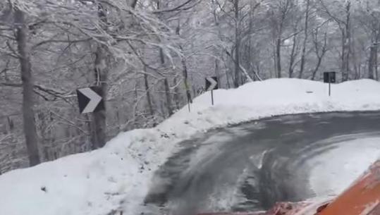 Bora në qarkun e Shkodrës, Aksi Kir - Shosh i bllokuar! Disa fshatra pa drita, OSHEE në terren 