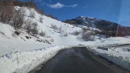 Si paraqitet situata në vend pas përmirësimit të motit! Ja cilat rrugë vijojnë të jenë ende të bllokuara