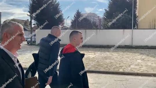 Atentati me 4 të vrarë në Dobraç, dorëzohen në policinë e Shkodrës, Samuel Troshani dhe Izmir Sakica! Ishin shpallur në kërkim