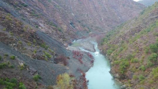 Mirditë/ 62-vjeçari gjendet i pajetë në lumin Fan, dyshohet se u rrëzua aksidentalisht (EMRI)