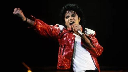 Filmi biografik i Michael Jackson me vlerë 150 milionë dollarë, shtyhet për shkak të pengesave ligjore