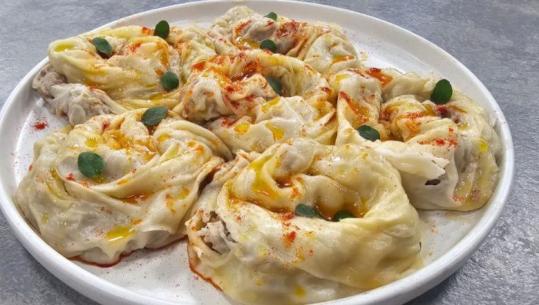 Byreçka me mish dhe qepë të vluara në tenxhere nga zonja Albana