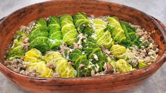 Sarmale, Japrak me gjethe lakrash mbushur me mish të grirë dhe oriz nga Albana