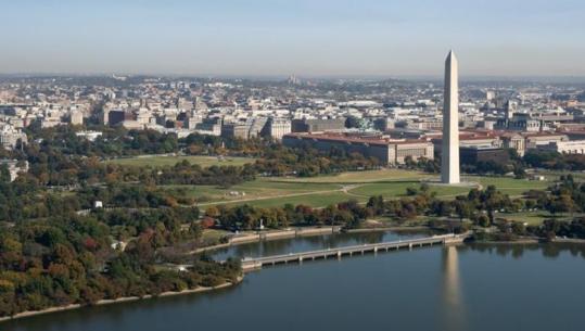 SHBA/ Mijëra punonjës federalë humbin vendet e punës, priten shkarkime të tjera 