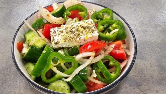 Sallatë greke nga zonja Albana