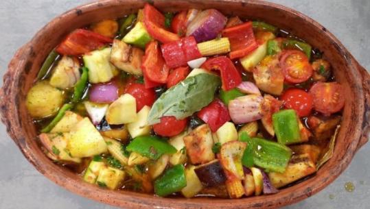 Tavë me zarzavate nga zonja Albana