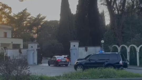 Mbledhja me drejtuesit politikë të PS dhe ministrat për zgjedhjet e 11 majit, Rama rikthehet sërish në takim 