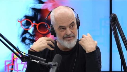 Rama me ‘tre petalet e trëndafilit socialist’: E neveritshme si u hodh gjithë ai helm! S’ka përqafim dashurie mes atyre që janë dhe atyre që duan të vijnë (VIDEO)