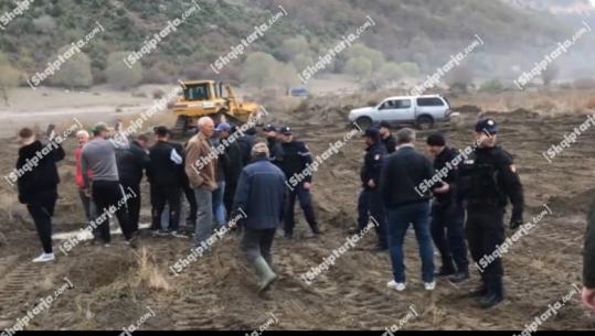 Bashkim Ulaj nis ndërtimin e resortit luksoz në Velipojë, banorët në protestë: Bashkëpunëtori i tij na grabiti tokën, falsifikuan dokumentet! Kallëzim në SPAK