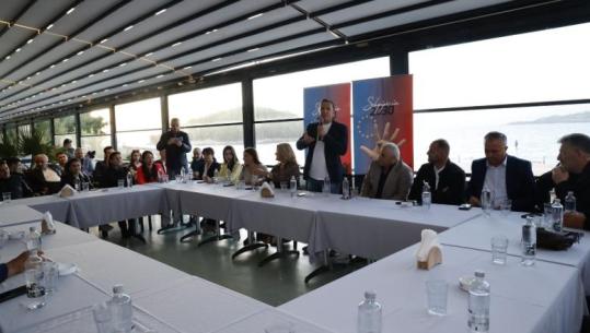 Gjiknuri takim me sipërmarrës në Ksamil: Ju duhet një zë i fortë politik që iu zgjidh problemet
