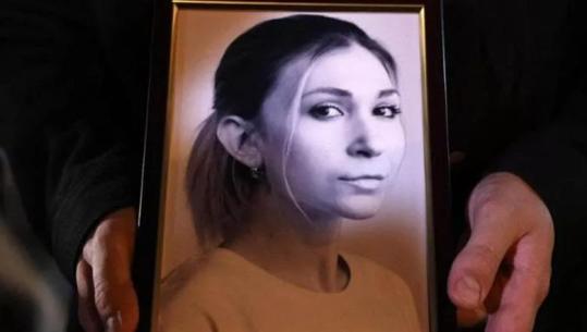 Trupi i gazetares ukrainase që u kthye nga rusët, me shenja torture dhe pa disa organe  