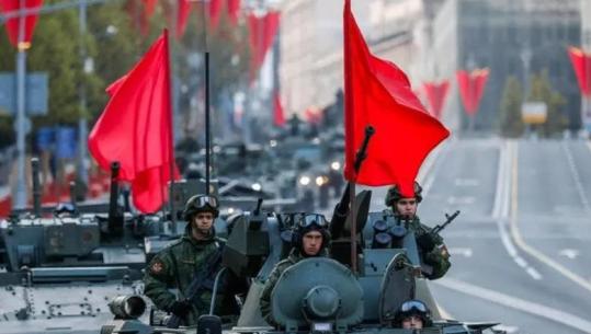 Përplasja Rusi-Ukrainë për paradën në Moskë: Kievi do të zhduket nëse provokon
