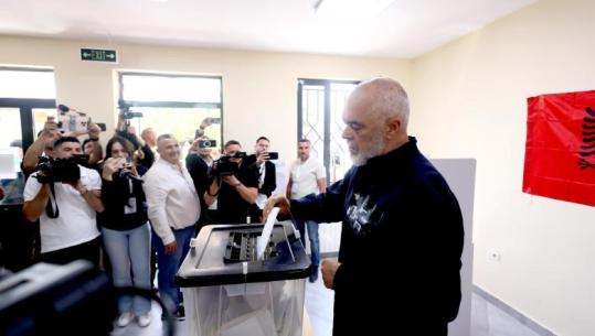 Rama voton me bashkëshorten në Surrel: Sot është fjala e popullit! Do të jemi vendi tjetër i BE