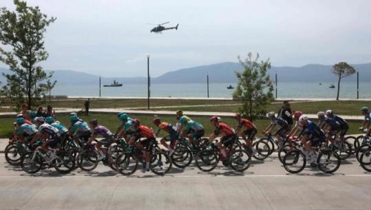 LIVE/ Fillon Etapa e Tretë e 'Giro d'Italia' në Vlorë, 182 çiklistët do kalojnë në bregdetin e jugut! Festë në qytetin e flamurit