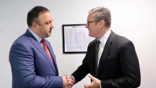 Starmer viziton portin e Durrësit, ministri Hoxha: Pamë nga afër masat dhe kontrollet, zgjerojmë rezultatet kundër migracionit dhe krimit të organizuar  