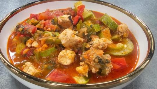 Gjellë me kungulleshka dhe domate nga zonja Albana