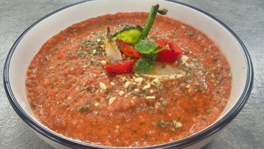 Gaspaço, supë e ftohtë me domate nga zonja Albana