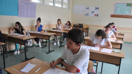 Minimatura/ 28 mijë nxënës testohen sot në Matematikë