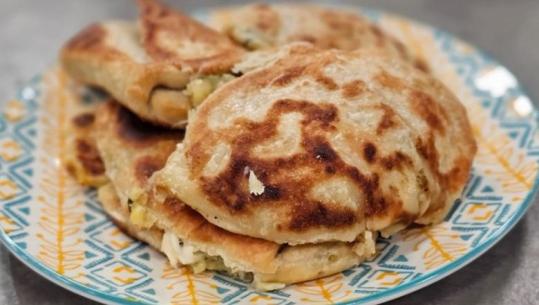 Pite të mbushura me patate nga zonja Albana