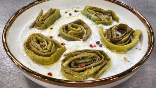 Bishtaja të skuqura në krem kosi nga zonja Albana