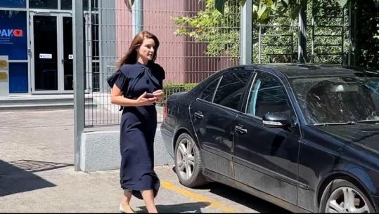 Ajola Xoxa do të gjykohet pa masë sigurie, GJKKO i heq ‘detyrimin e paraqitjes’ dhe ‘ndalimin e daljes jashtë shteti’