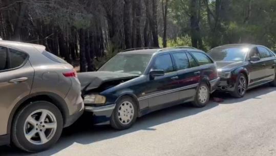 Përplasen 3 makina në Vlorë, plagosen 2 persona, njëri prej tyre fëmijë