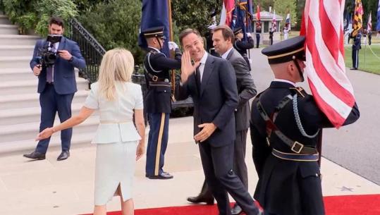 Mark Rutte i pari që mbërrin në Shtëpinë e Bardhë, pas tij 5 liderë të BE-së dhe kryeministri i Britanisë së Madhe (VIDEO)